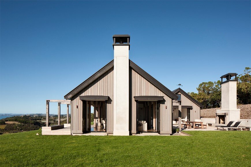 Bold architecture with maximum exposure to the views and seasonal rhythms - Owhanake Headland 2