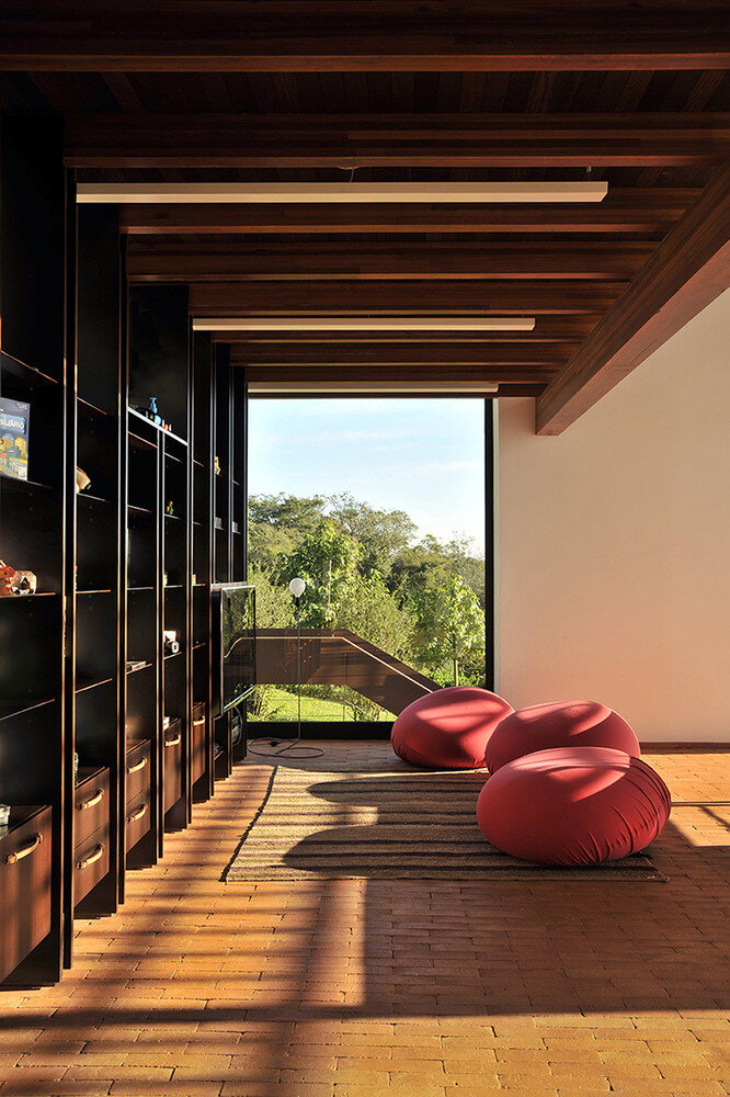 Brasil house with contemporary design placed in the Brazilian Atlantic Forest (21)