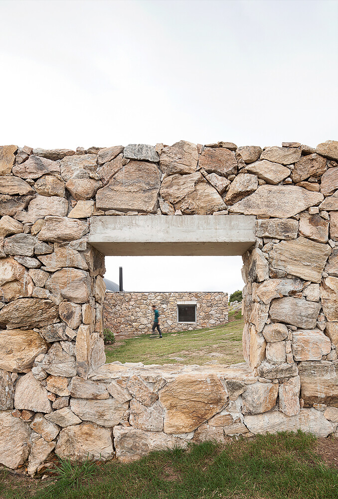Calera del Rey House stone structure with a vaulted roof (16)