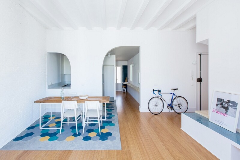 Casa Eulalia minimalist interior personalized in navy blue (1)
