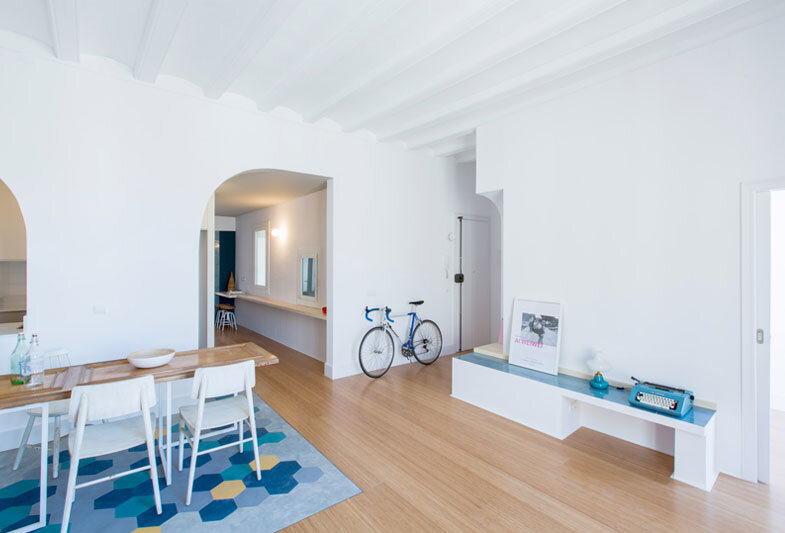 Casa Eulalia minimalist interior personalized in navy blue (9)