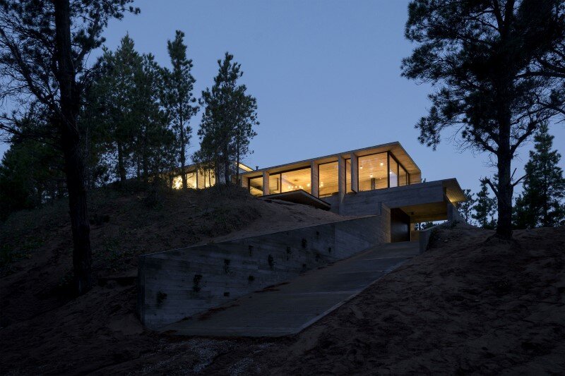 Concrete structure inspires confidence and durability Wein House (17)