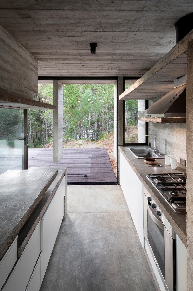 Concrete structure inspires confidence and durability Wein House (7)