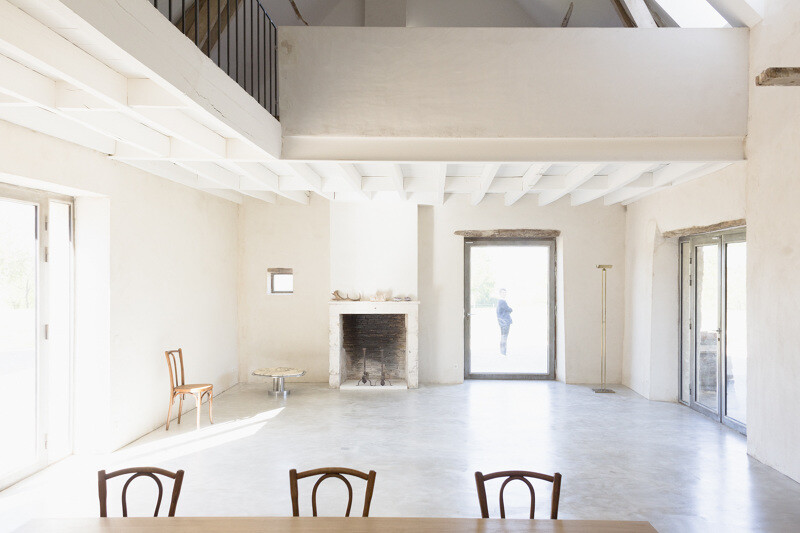 Conversion of an old farmhouse into a summer house - by French studio Septembre Architecture (5)