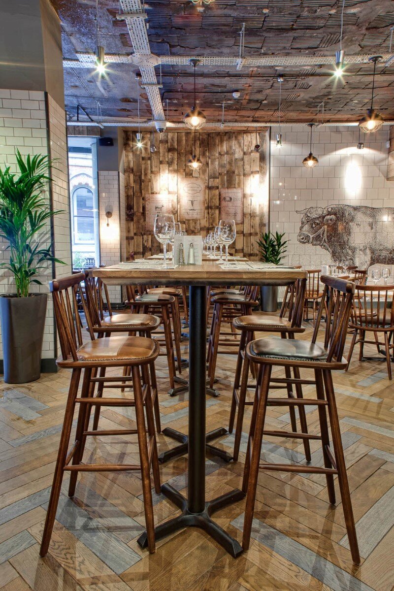 DV8 Designs has created a true rustic feel in Beef and Pudding restaurant (15)