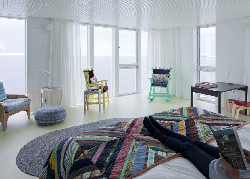 Fogo Island Inn by a timeless piece of architecture by Saunders (14)
