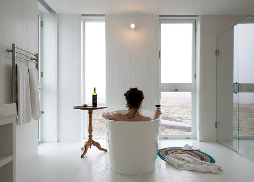 Fogo Island Inn by a timeless piece of architecture by Saunders (15)