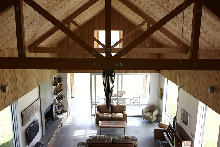 Matakana Barn - single level home by Strachan Group Architects (4)