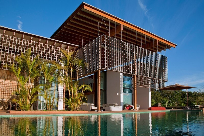Weekend house with contemporary design placed in the Brazilian Atlantic Forest (7)