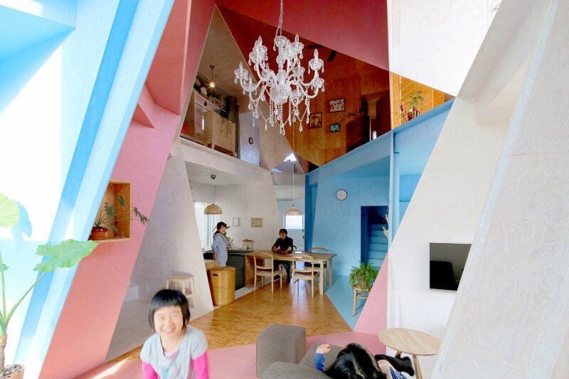 Apartment - House with an interior space full of color and dynamism (9)
