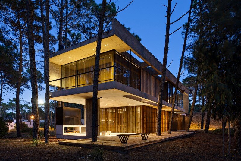 Concrete and wood harmoniously combined in Marino Pinamar House (13)