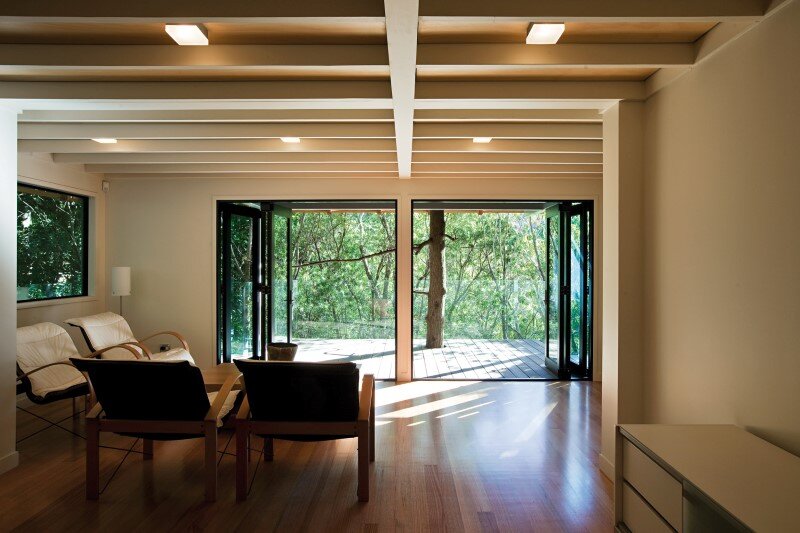 Glade House - modern home with low-pitched gabled roof, raking ceilings and exposed rafters (3)