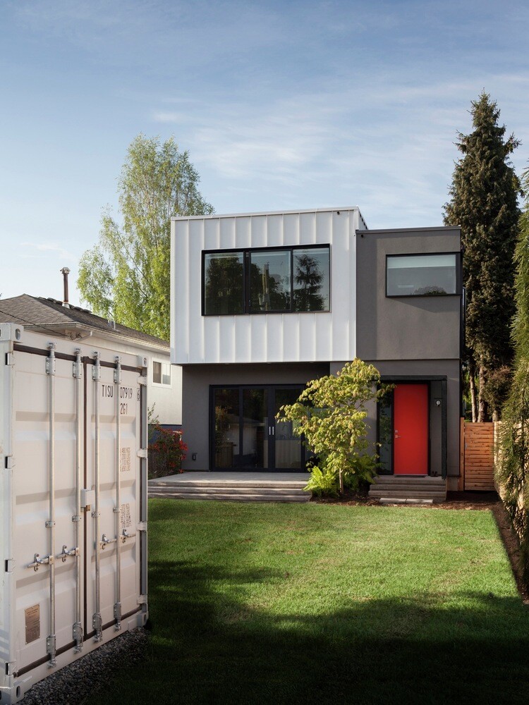 Grade House in East Vancouver by Measured Architecture 11