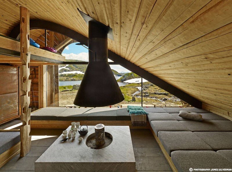 Hunting lodge with a roof that “grows out of” landscape - Norwegian mountain cabin (5)