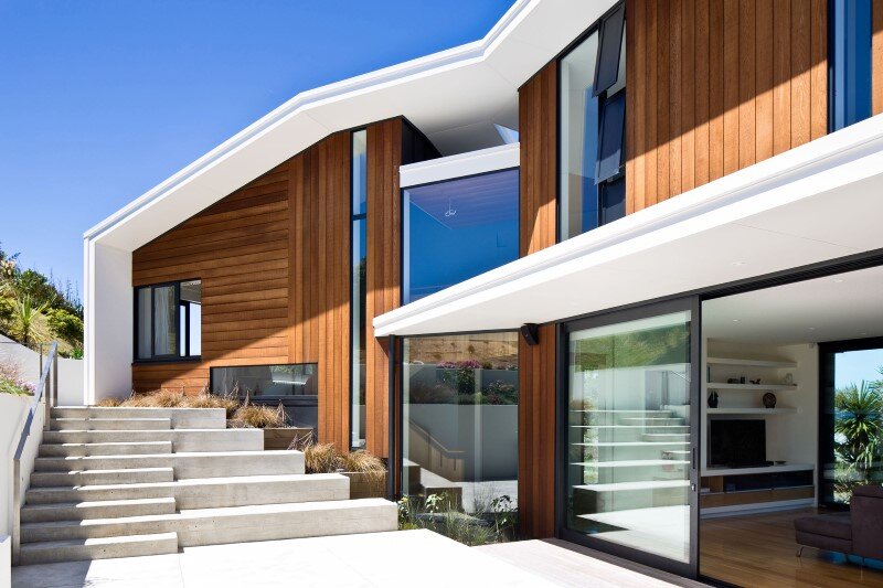Korokoro House with expansive views over Wellington Harbour New Zealand (10)