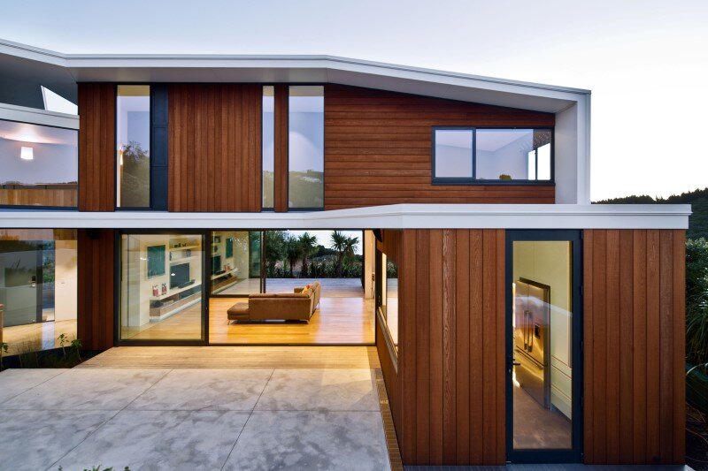 Korokoro House with expansive views over Wellington Harbour New Zealand (3)
