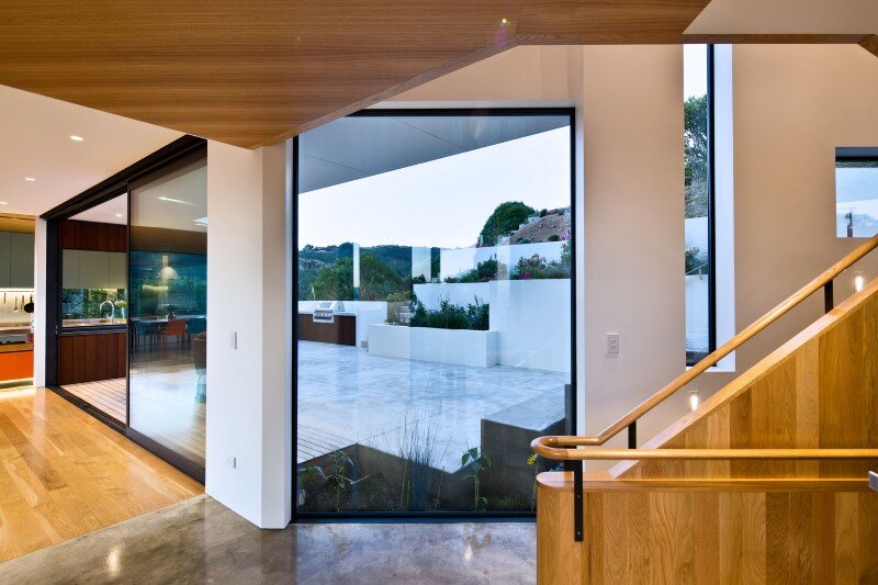 Korokoro House with expansive views over Wellington Harbour New Zealand (5)