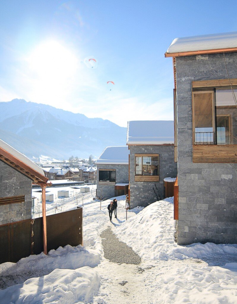 Mountain cottage interpreted in a modern way by Feuersinger Architektur (25)