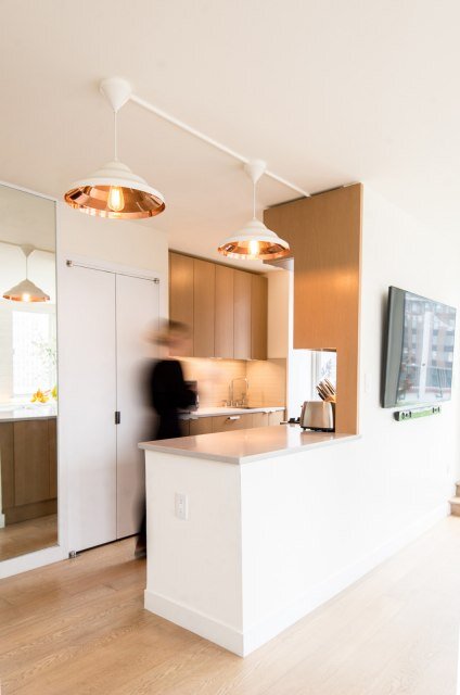Sleek residential space maximizes views and flexibility (10)