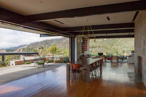 Toro Canyon House with Views of the Santa Barbara Coastline