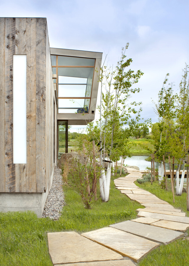 Big Timber Riverside House - Montana ranch by Hughesumbanhowar Architects (5)
