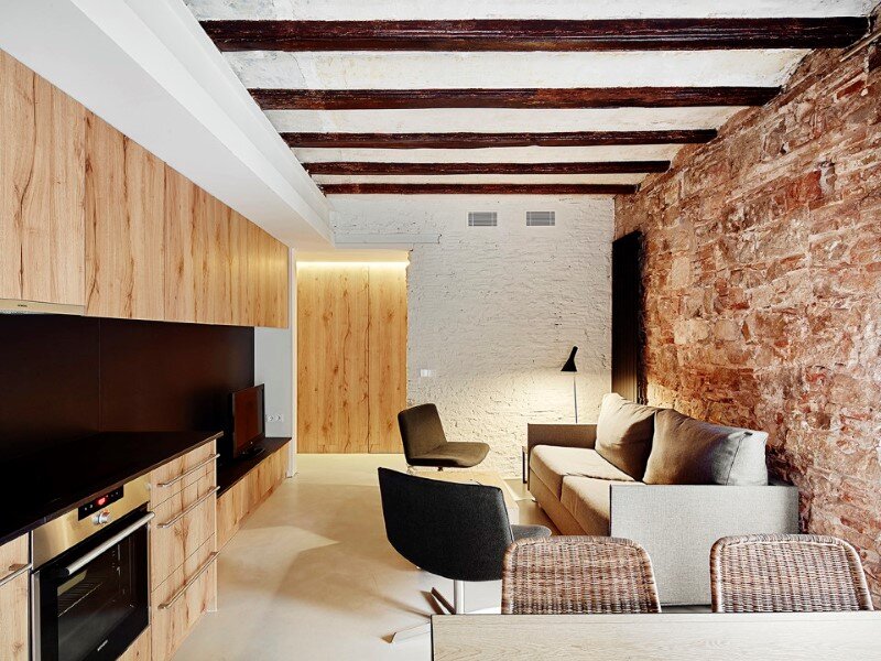 Borne apartments - modern décor combined with original wooden beams (1)