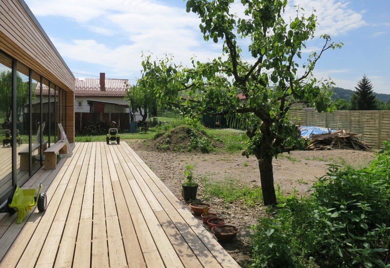 DomT Wood House in Stara Lubovna inspired by the architecture of wooden barns (4) (Custom)