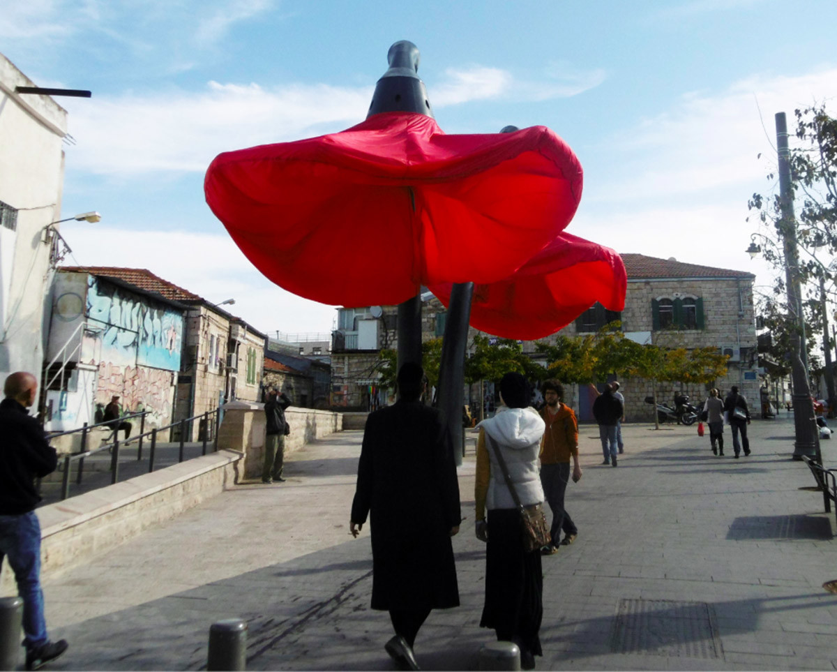 Dynamic Street Installation in Vallero Square in Jerusalem Giant Urban Flowers (6)