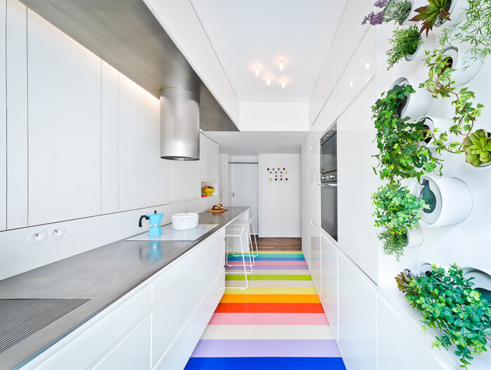 Fashionable Parisian Apartment that has a Mini Vertical Garden in the Kitchen (9)