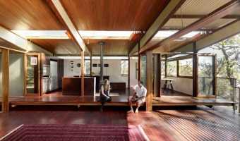 Prefabricated Modular House on a Steep Site