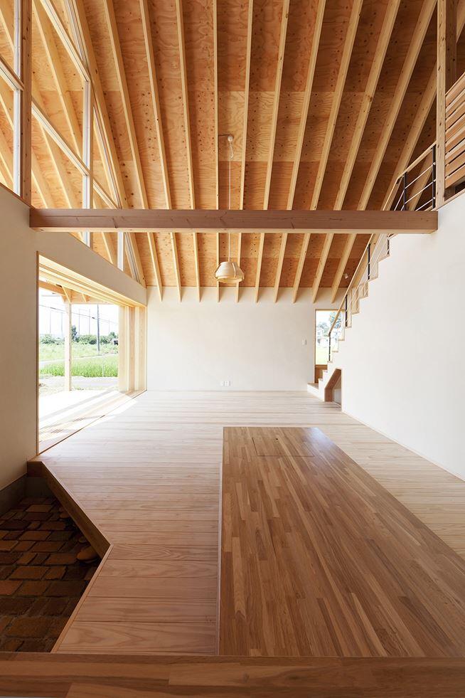 Kawagoe House is a Spacious Room Under a Large Gabled Roof (7)