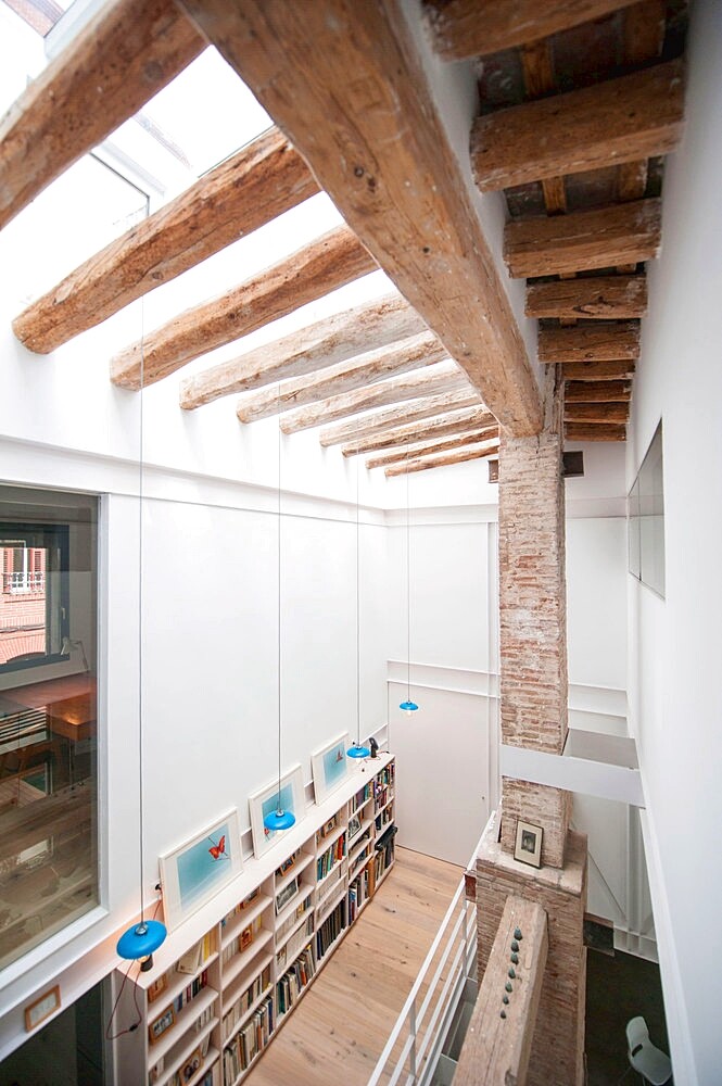 Last Old dairy farm in Barcelona converted in one single house (11)