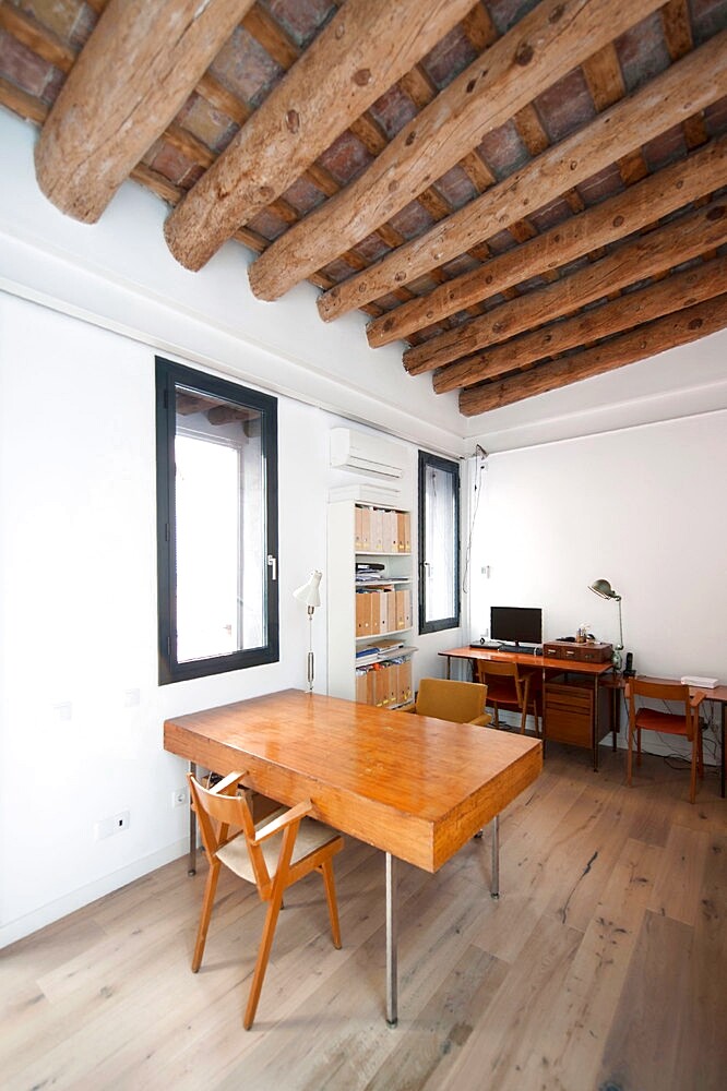 Last Old dairy farm in Barcelona converted in one single house (13)