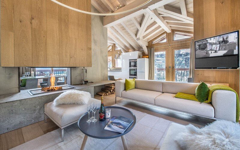 Luxury sky chalet located in a private hamlet - a modern winter wonderland (18)