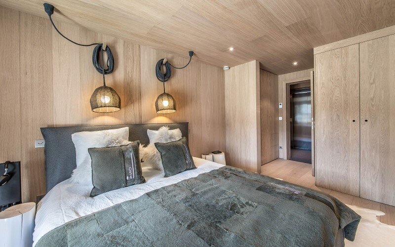 Luxury sky chalet located in a private hamlet - a modern winter wonderland (4)