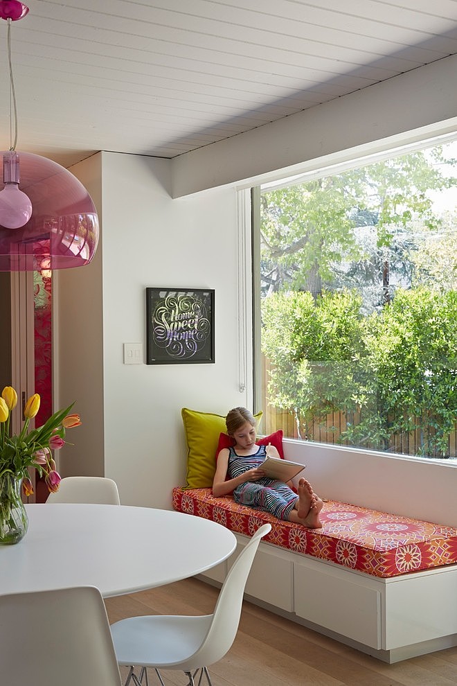 Minimalist Modern Design Meets Disco in This Palo Alto Eichler House (12)