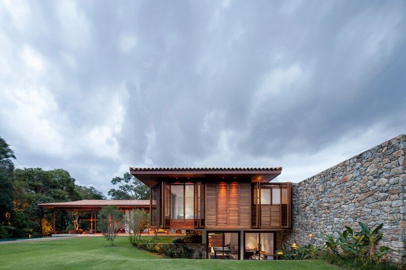 Modern country house with a Brazilian farm look (1)