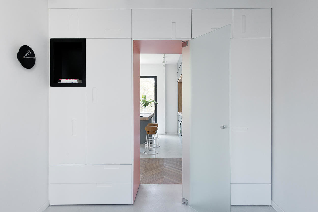 When Color Meets Calm - 55 square meters in Central Tel Aviv (7)