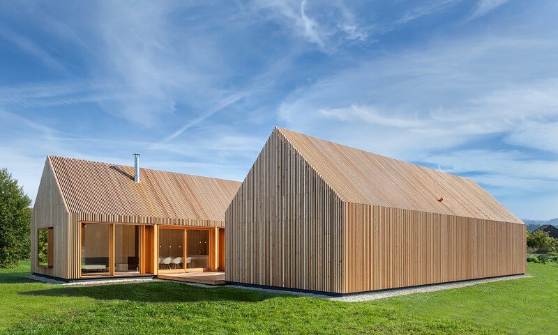Wohnhaus aus Holz wooden-frame house heated by a geothermal heat pump (1)