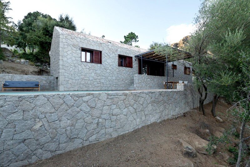 Contemporary Vernacular: a holiday house in the South-East of Corsica 9