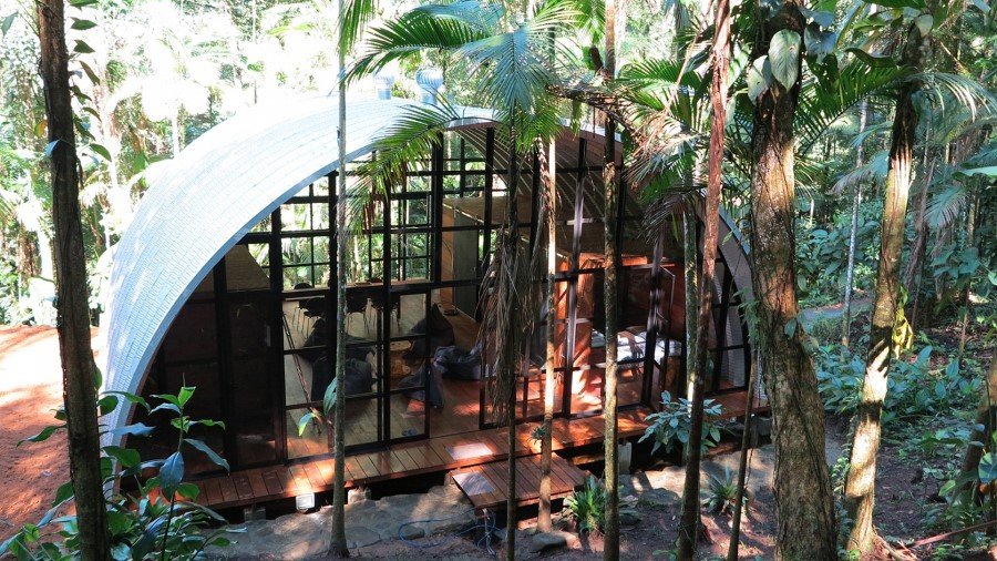 ARCA House is Like a Ship in the Middle of the Brazilian Atlantic Forest (20)