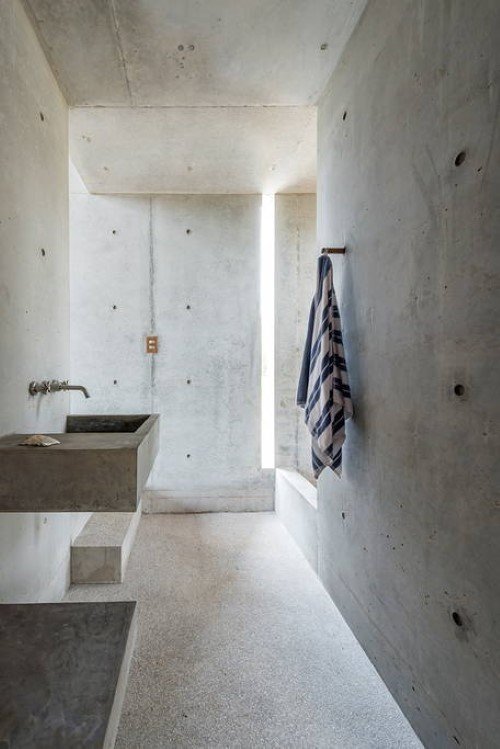 Beautiful Tiny Concrete House with a Minimalist Architecture (2)