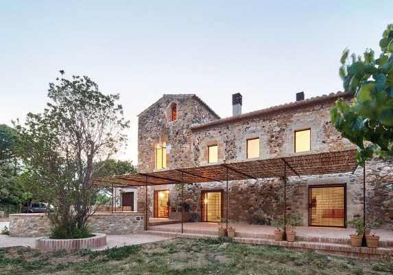 Farmhouse Rehabilitated in Emporda, Spain