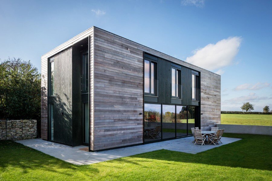 Flat-Packed Panels Home in the Countryside Near Oxford, England