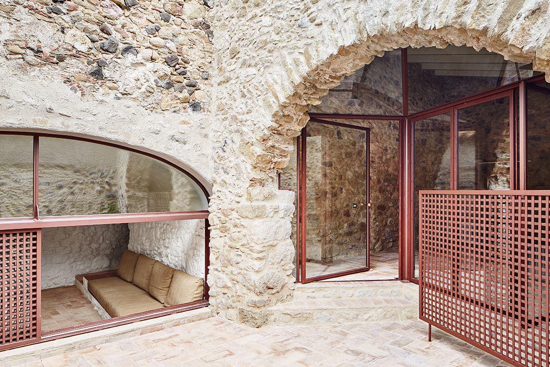 G Arquitectura has completed the rehabilitation of a farmhouse, located in Empordà, Girona, Spain (12)