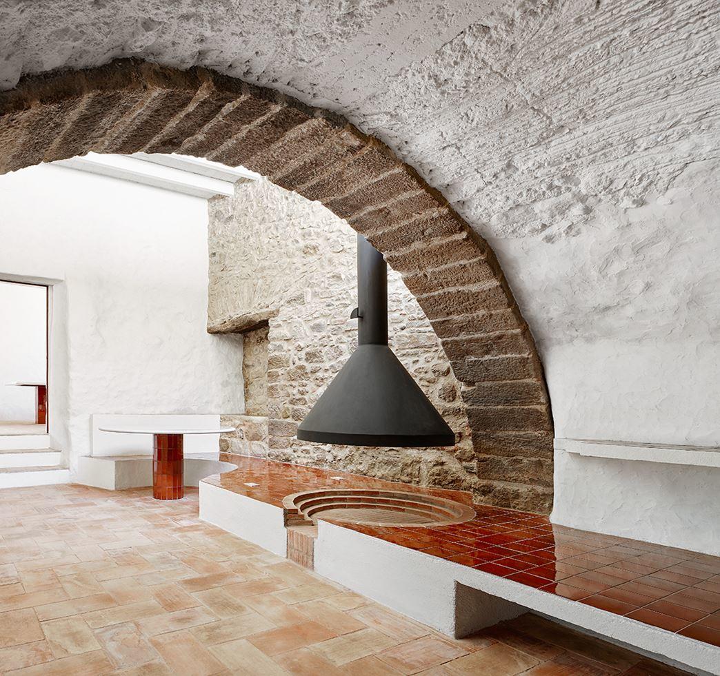 G Arquitectura has completed the rehabilitation of a farmhouse, located in Empordà, Girona, Spain (7)