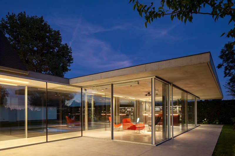 Glass And Concrete Pool House In Belgium (12)