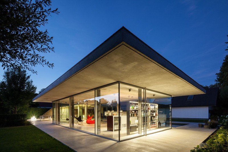Glass And Concrete PoolHouse In Belgium (7)
