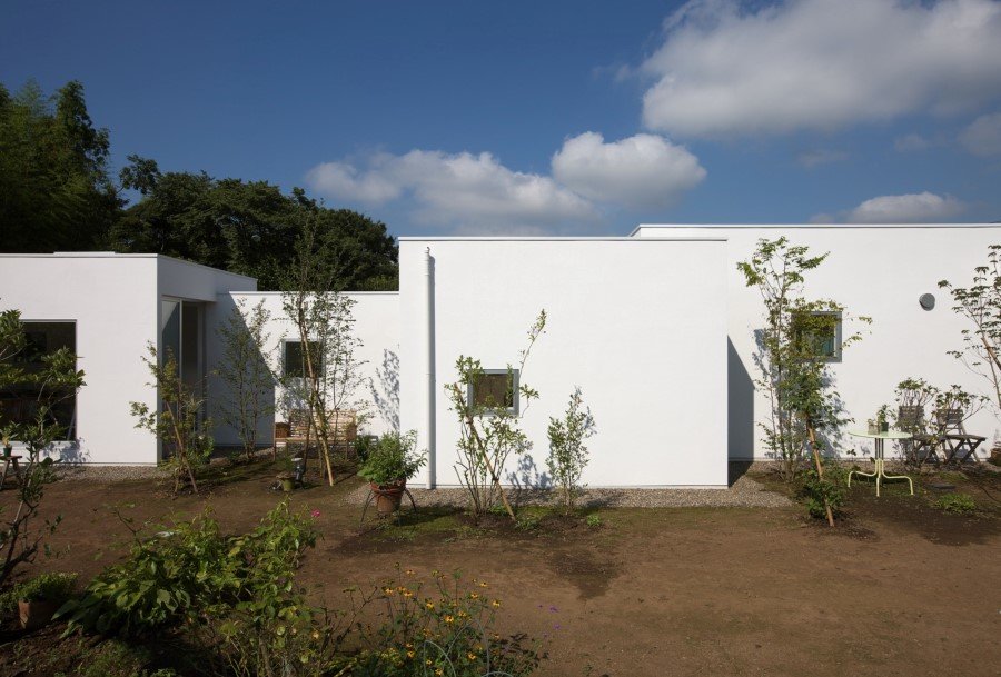 House in the Garden by Yamazaki Kentaro (2)