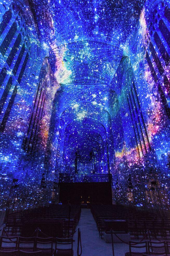 Immersive Projections in King's College Chapel, University of Cambridge (4)